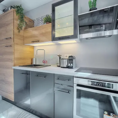 Immogroom - New - Renovated Studio With Terrace * Cannes